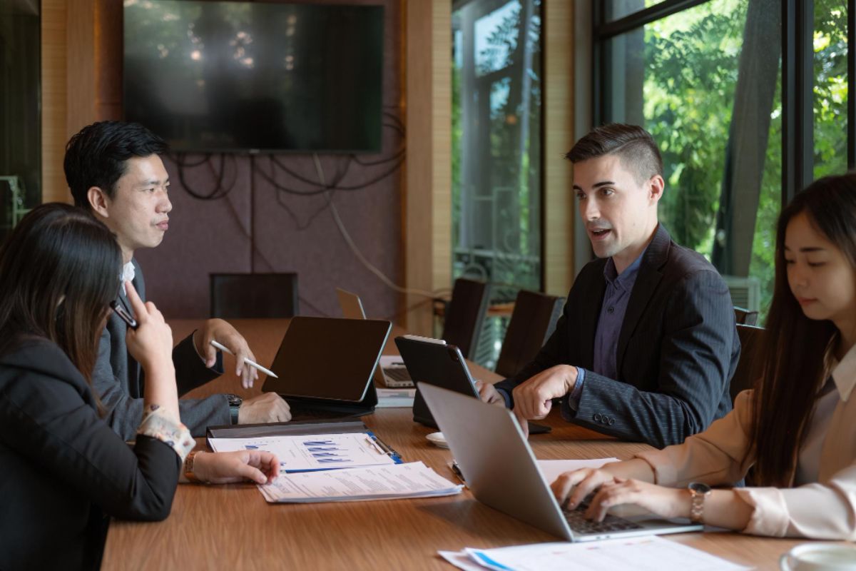 A discussion among colleagues over the NPS score